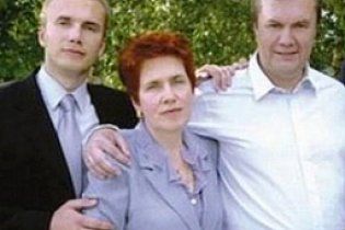 Сын Януковича станет владельцем банка