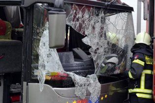 В Перу автобус зі школярами впав у прірву: не менше 10 загиблих