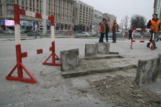 Плитку на Майдані Незалежності почали демонтувати