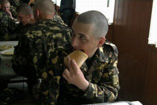 Українських військових змусили самотужки випікати собі хліб