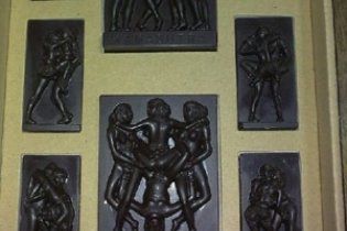 Во Львове продают шоколадную "Камасутру"