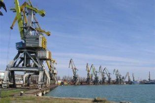 У грузинському порту український суховантаж розколовся навпіл