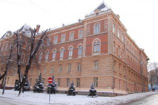 Влада Буковини відмовилася від своєї газети за критику Табачника