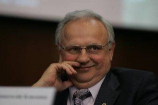 Влада Донецька безкоштовно віддасть дружині Близнюка землю під гараж
