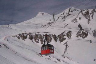 На Ельбрусі підірвали канатну дорогу