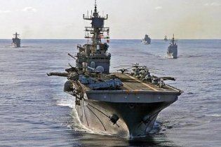 Иранские военные корабли впервые за 30 лет вошли в Суэцкий канал