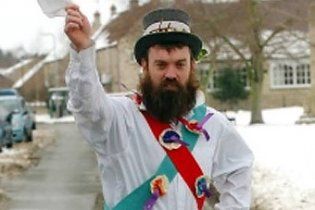Англичанин протанцевал 180 километров от Лондона до Нориджа