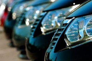 Автопарк Азарова обійдеться українцям майже у два мільйони