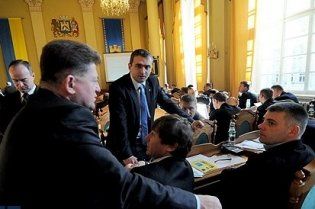 У Львові депутати пожертвували на допомогу онкохворим дітям по 4 гривні