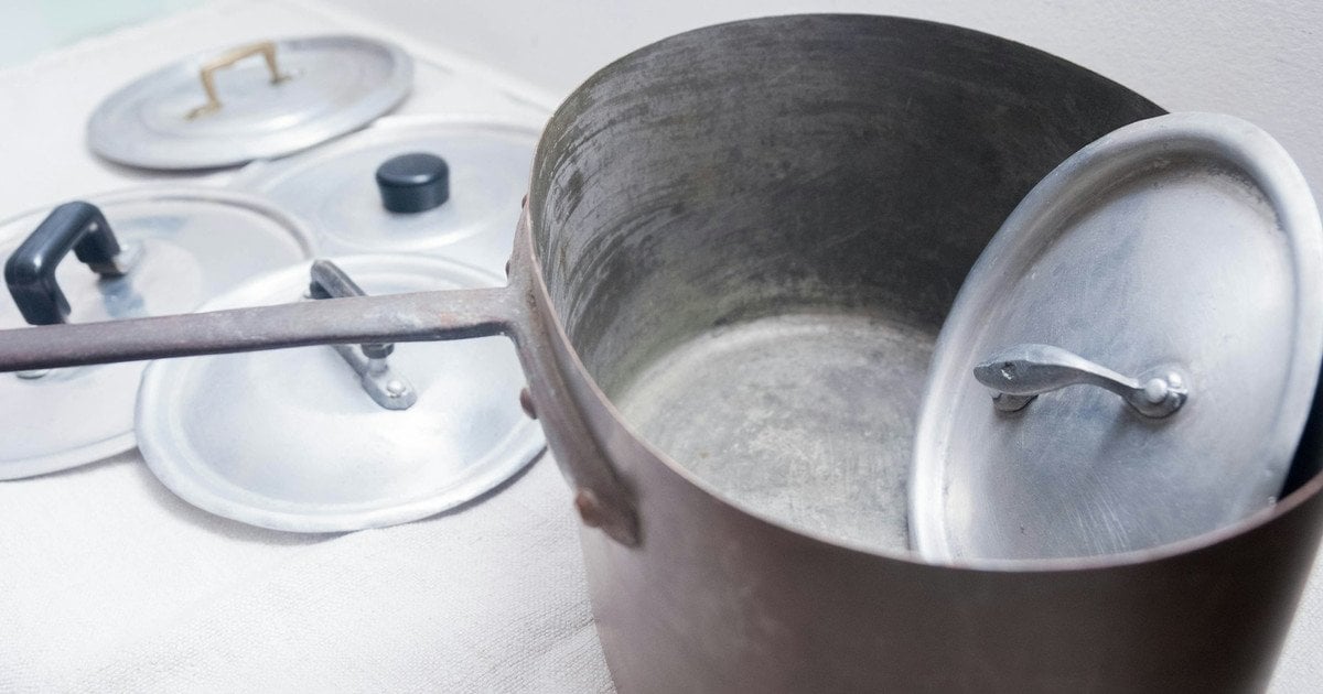 Як відмити каструлю народним способом