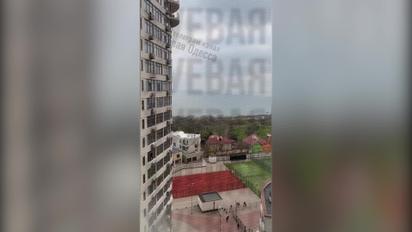 В Одесі дрон влучив у ЖК і не здетонував