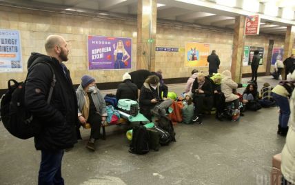 Метро в Києві працює в режимі перевезень: як ходять поїзди