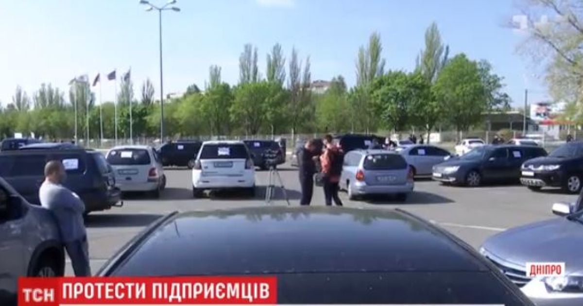 В Житомире и Днепре устроили автопробег в поддержку малого бизнеса