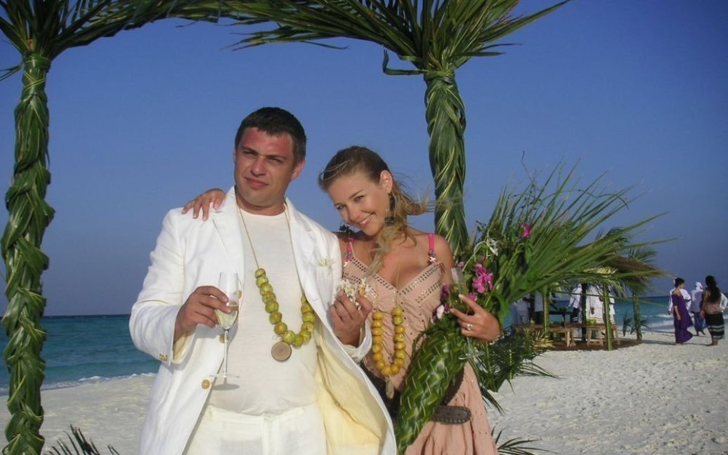В Сети появились архивные фото со свадьбы Тины Кароль / © viva.ua