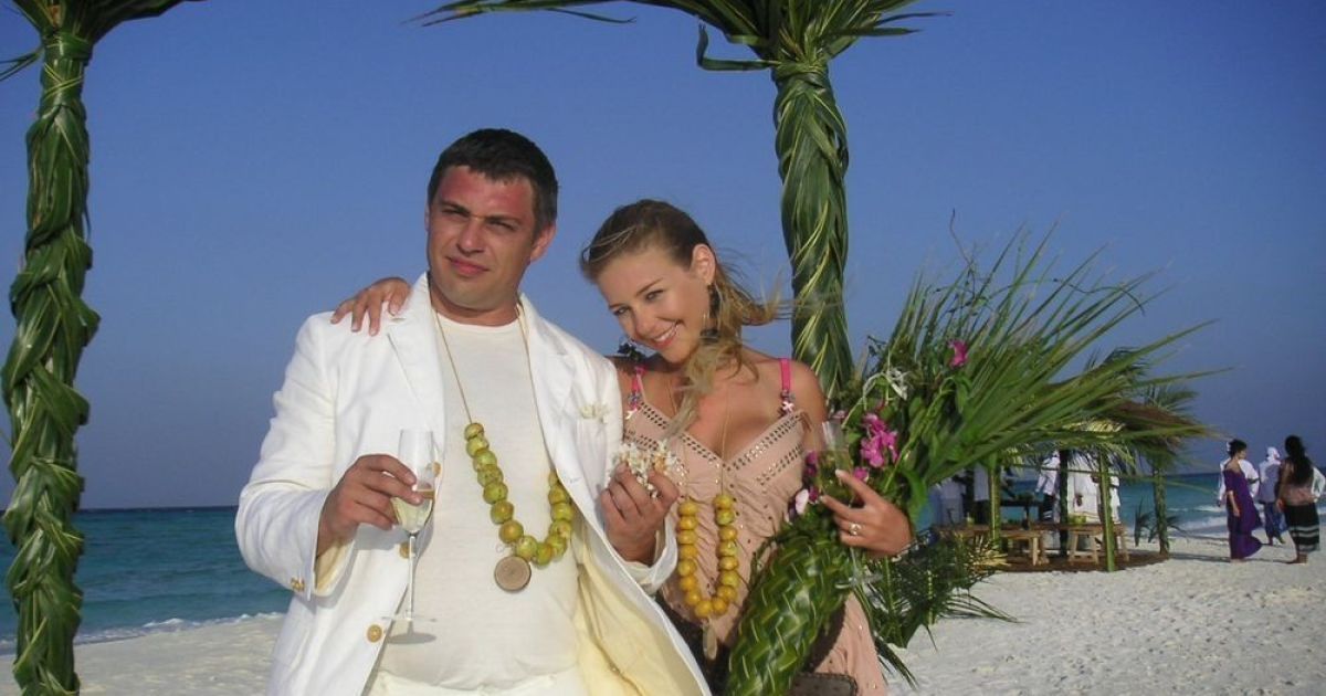 В Сети появились архивные фото со свадьбы Тины Кароль / © viva.ua