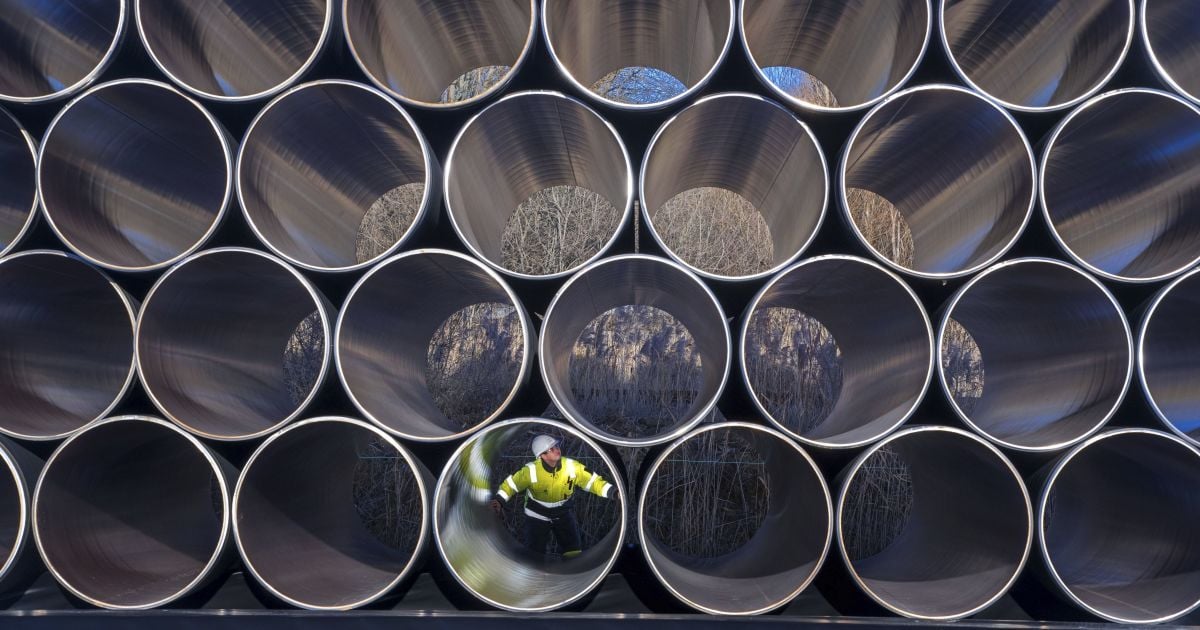 Газогін розбрату: чому Байден відмовився від санкцій проти російської труби в обхід України та які козирі є в Києва
