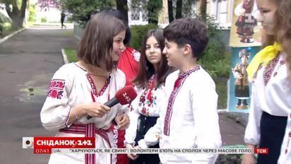 Як відбувається День вишиванки в одній зі столичних гімназій: пряме включення "Сніданку з 1+1"