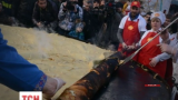 В российском Воронеже во время соревнования по поеданию блинов подавился и умер человек