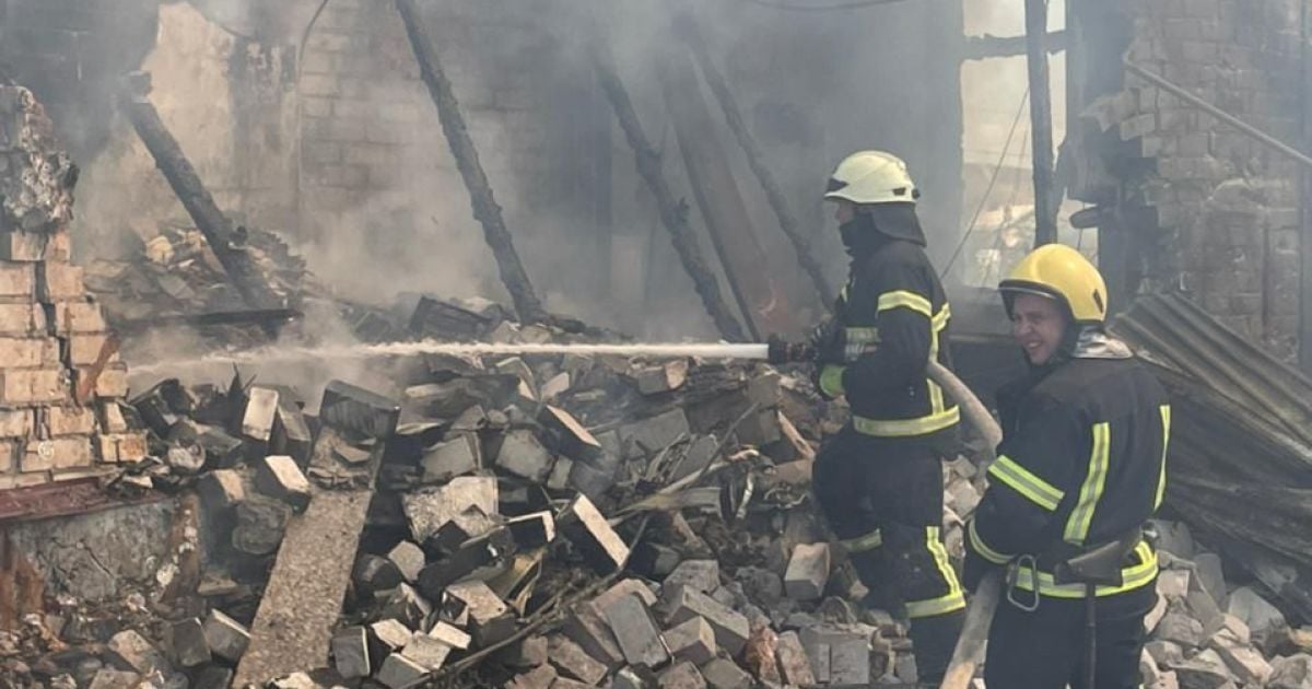 Russian Troops Once Again Shelled Residential Districts in Kramatorsk: Fatal Casualty Was Pulled out from the Wreckage (Photo)