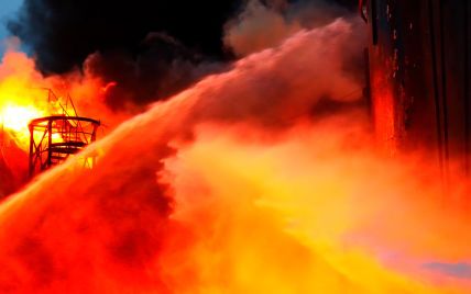 В окупованому Донецьку спалахнула нафтобаза (відео)