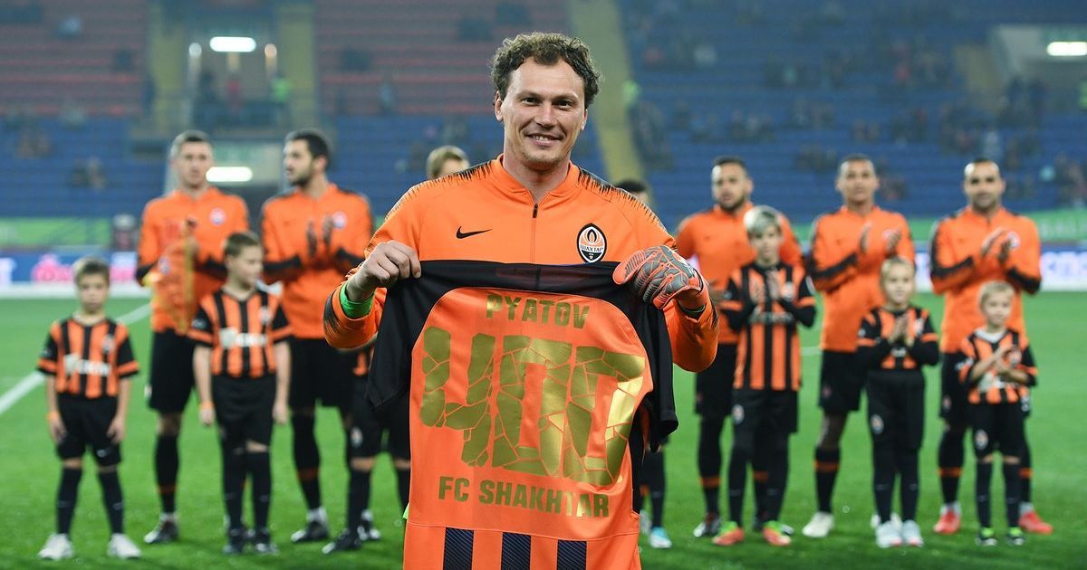 Вратарь "Шахтера" получил тортом в лицо после матча чемпионата
