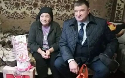 Полотенце за убитого сына: в России матерям погибших солдат выдали циничные подарки (фото)