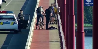 В Днепре патрульным удалось спасти женщину, которая пыталась уйти из жизни