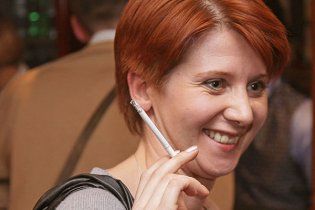 Пресс-секретарь Януковича заработала в 20 раз больше его жены