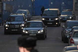 Из-за Януковича журналистов больше 40 минут продержали на дороге