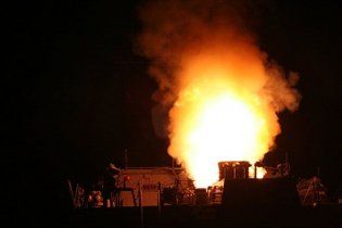 В Ливии возобновились боевые действия: Запад стреляет по Триполи, горит дворец Каддафи