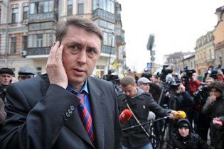 Мельниченку привиділась спецслужба на зразок "ескадрону смерті", яка вбиває політиків