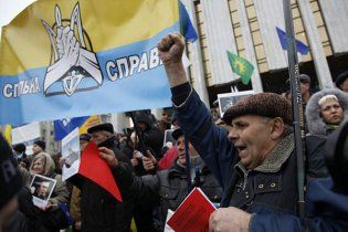 ПР: Украину ждет судьба Ливии и Туниса, средства на революцию уже выделены