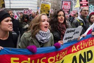 Тисячі англійців протестують проти економічної політики уряду