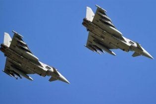 Літаки НАТО знову завдали удару по резиденції Каддафі