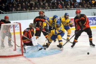 Украинские хоккеисты начали домашний чемпионат мира с разгрома