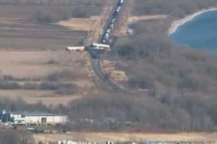В Канаде сошли с рельсов более 20 вагонов товарного поезда