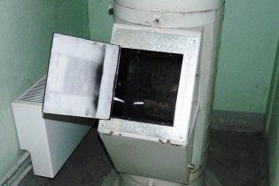 Бабушка выкинула двухлетнего внука в мусоропровод, потому что он мешал ей пьянствовать
