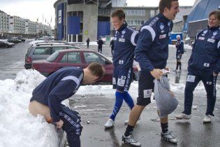 Норвежский тренер заставил футболистов садиться голыми в снег