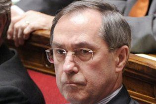 Главу МВД Франции обвинили в расизме