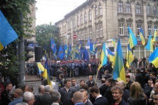 Пікет візиту Януковича до Львова переріс у бійку з правоохоронцями