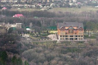 Землю в "Межигорье" оценили в 682 гривны за сотку