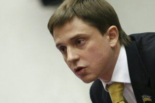 Довгий таки подал в отставку: Прошу всех меня понять