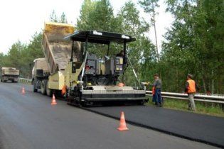 Київ і Донецьк лідирують у підготовці доріг до Євро-2012