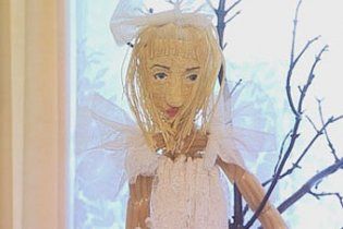 Российский школьник слепил фигуру Lady GaGa из макарон
