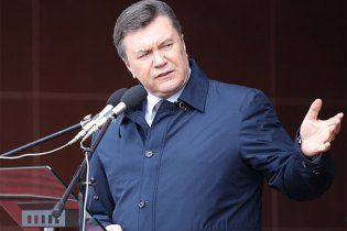 Януковичу за день надійшло 18 запитів в різних формах