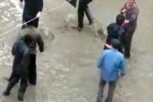 Оторванный палец девушки стал причиной массовой драки в Москве