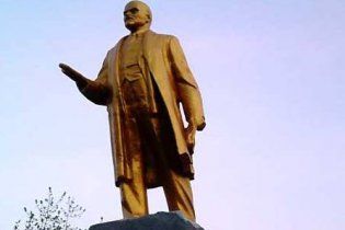 Мер Донецька відкинув ідею зносу радянських пам’ятників перед Євро-2012