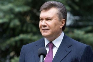Янукович запропонував Азарову підняти зарплати і пенсії
