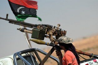 У ливийских повстанцев закончились деньги