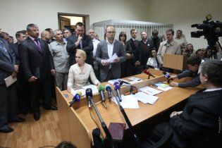 Суд удовлетворил ходатайство Тимошенко и возобновил рассмотрение ее жалобы